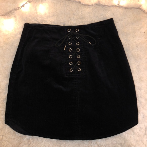 🍂 FALL NWT Forever 21 Black Skirt Size Small - Picture 2 of 5
